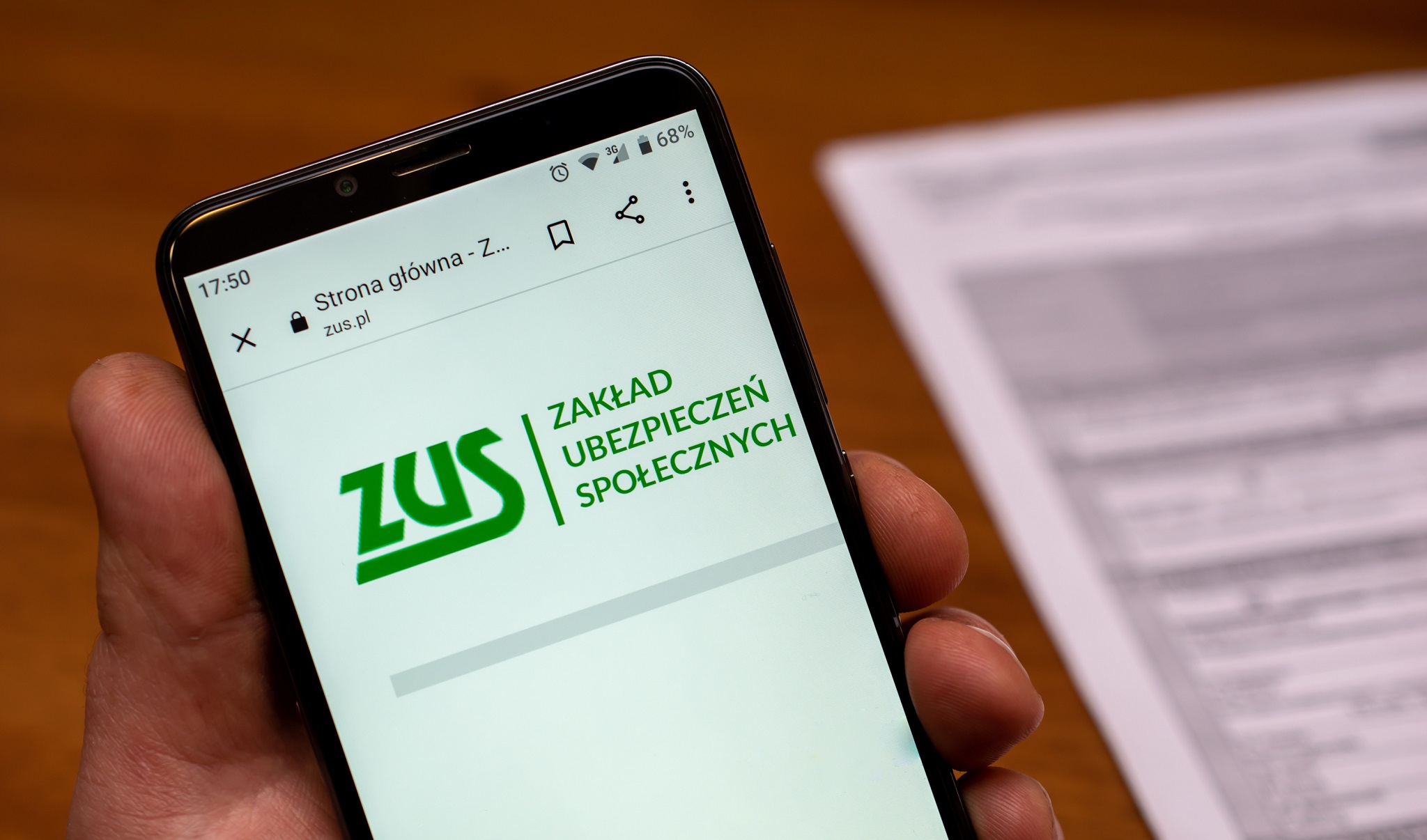 Read more about the article Pracownik ZUS prosi o dane przez telefon? Nie daj się nabrać