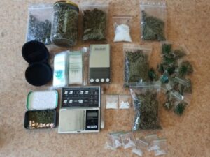 Read more about the article Marihuana, metamfetamina i kokaina zabezpieczone w jednym z mieszkań w Zgorzelcu