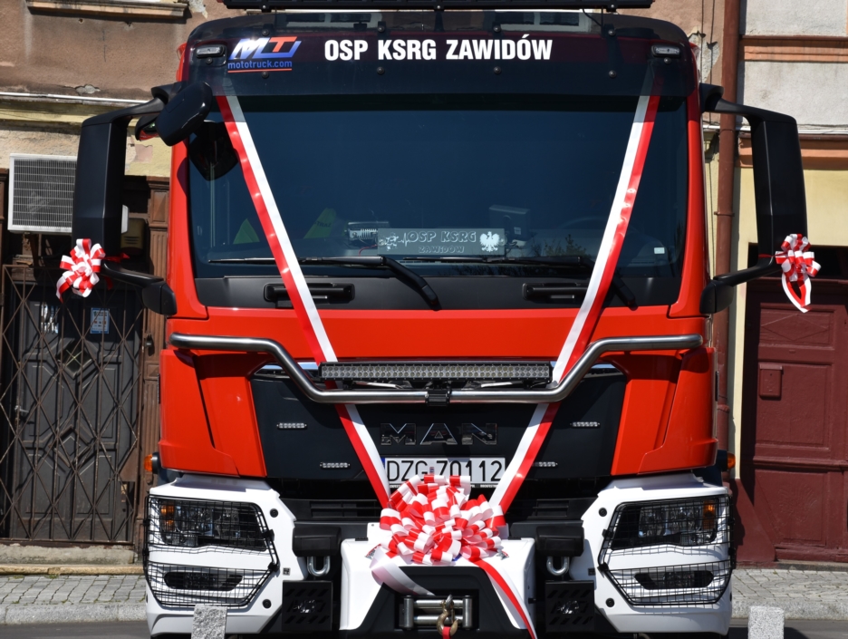 You are currently viewing Uroczyste przekazania nowego samochodu pożarniczego jednostce OSP w Zawidowie