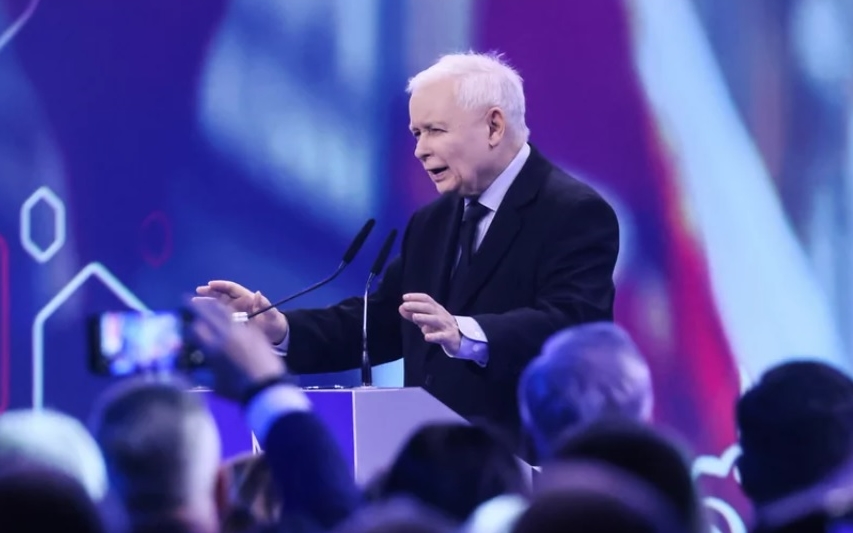 You are currently viewing Kaczyński zapowiada zmianę w 500 plus