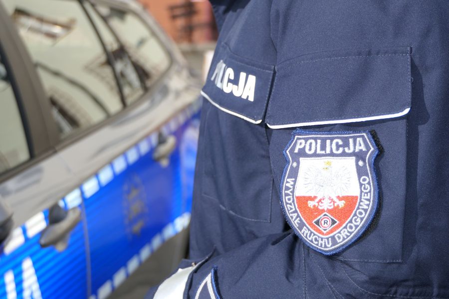 You are currently viewing Podczas dzisiejszej doby policjanci powiatu zgorzeleckiego zatrzymali trzy osoby kierujące pojazdami wbrew posiadanemu zakazowi