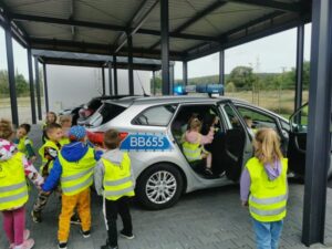Read more about the article Przedszkolaki z wizytą w Komisariacie Policji w Bogatyni