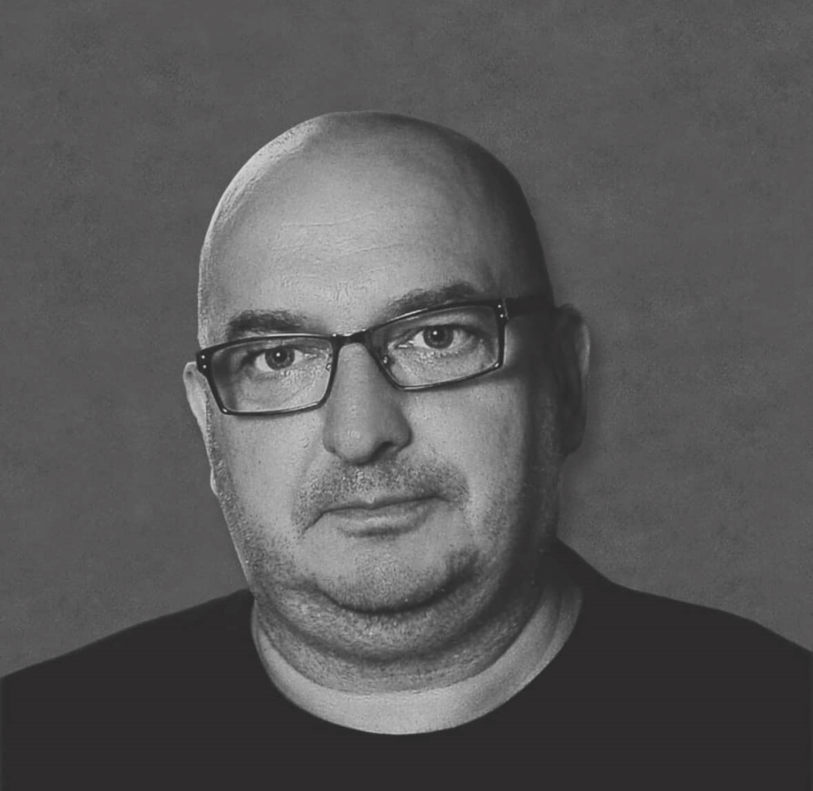 You are currently viewing Odszedł Jacek Sałaputa – wieloletni dziennikarz Muzycznego Radia
