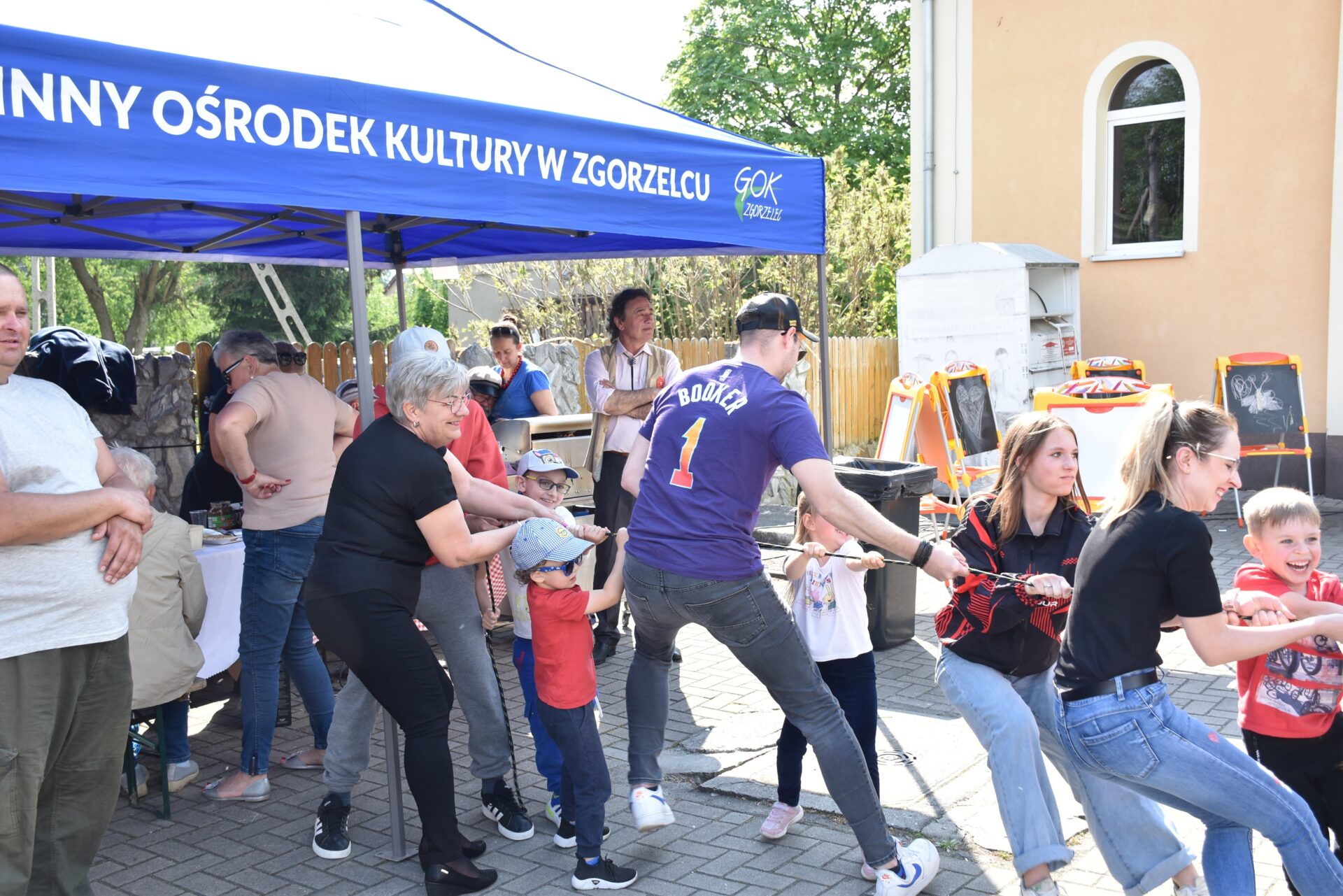Read more about the article Dzień sportu w Radomierzycach